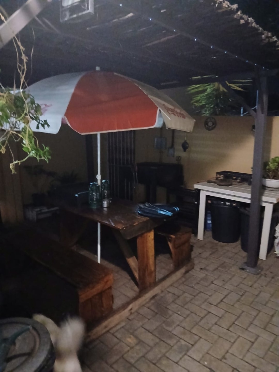 2 Bedroom Property for Sale in Pellissier Free State